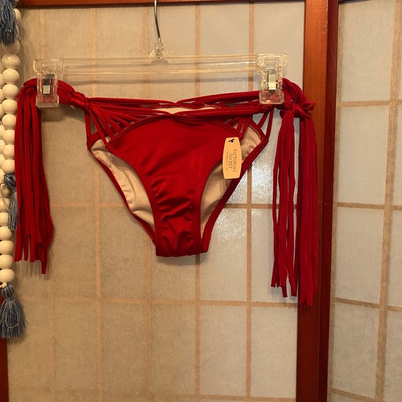 Victoria’s Secret NWT red bikini bottom fringe macrame ties - Picture 1 of 10